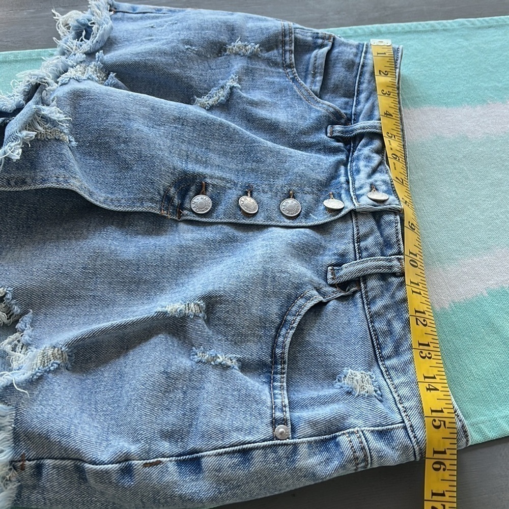 Steve Madden Madden NYC High Waisted Distressed Button Fly Denim Shorts Size 11 - Picture 11 of 13